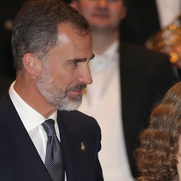 Le roi Felipe VI et la reine Letizia d'Espagne assistaient le 20 octobre 2016 au concert précédant la remise des Prix Princesse des Asturies, à Oviedo.