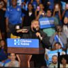 Le rappeur DJ Khaled supporte Hilary Clinton lors d'un meeting démocrate à Miami le 20 octobre 2016.
