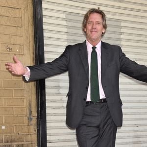 Hugh Laurie honoré sur le Walk Of Fame, à Los Angeles, le 25 octobre 2016.