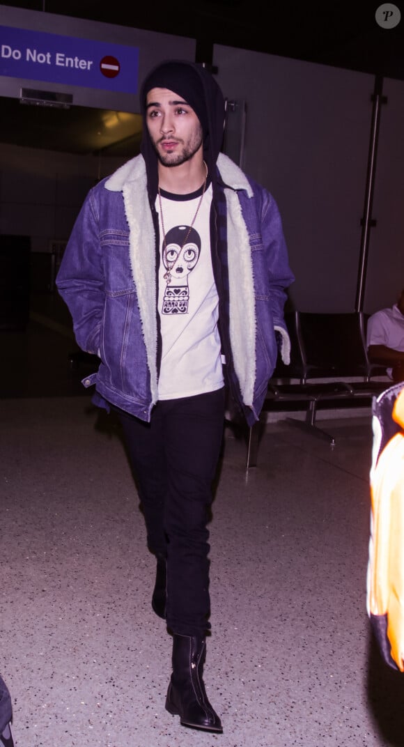Zayn Malik arrive à l'aéroport de LAX à Los Angeles. Zayn vient d’être nommé directeur artistique de Versus, la ligne secondaire de Versace. Le 15 octobre 2016