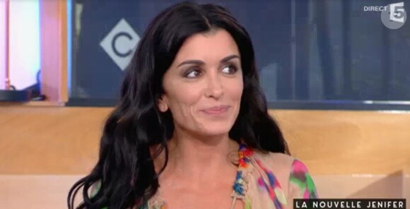 Jenifer parle de sa haine pour les paparazzi dans "C à Vous", mercredi 26 octobre 2016, sur France 5