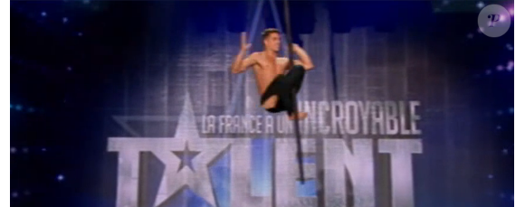 Saulo Sarmiento va en finale - "Incroyable Talent 2016" sur M6. Le 1er novembre 2016.