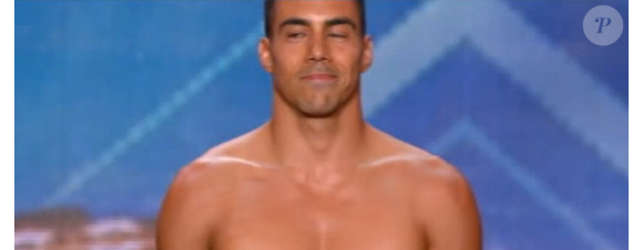 Saulo Sarmiento va en finale - "Incroyable Talent 2016" sur M6. Le 1er novembre 2016.