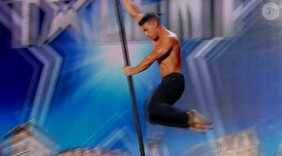 Saulo Sarmiento va en finale - "Incroyable Talent 2016" sur M6. Le 1er novembre 2016.