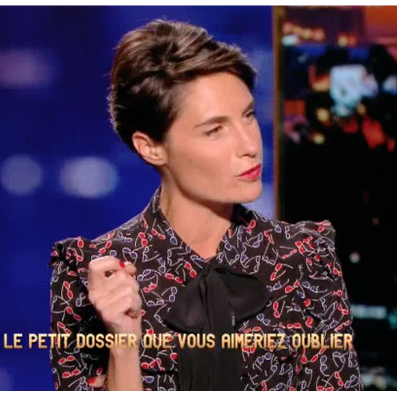 Karine Ferri gênée par une casserole diffusée dans l'émission "Action ou vérité". Le 28 octobre 2016 sur TF1.