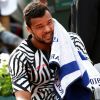 Jo-Wilfried Tsonga abandonne à cause d'une blessure au troisième tour des Internationaux de France de tennis à Roland Garros à Paris, le 28 mai 2016.