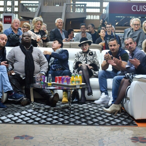 Exclusif - Magloire, Dominique Damien Rehel, Geneviève de Fontenay, Sylvain Potard, Jean-Philippe Muley (organisateur de la foire) et sa femme Marianne - Concours de créateurs de mode à la foire expo de Cherbourg-en-Cotentin sur le thème de l'Irlande dans la Grande Halle de La Cité de la Mer à Cherbourg-en-Cotentin, France, le 31 octobre 2016.