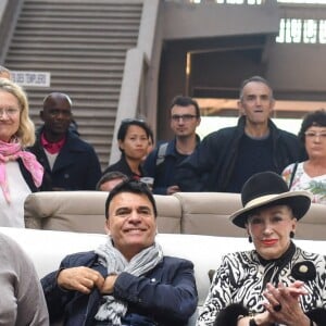 Exclusif - Magloire, Dominique Damien Rehel, Geneviève de Fontenay, Sylvain Potard, Jean-Philippe Muley (organisateur de la foire) et sa femme Marianne - Concours de créateurs de mode à la foire expo de Cherbourg-en-Cotentin sur le thème de l'Irlande dans la Grande Halle de La Cité de la Mer à Cherbourg-en-Cotentin, France, le 31 octobre 2016.