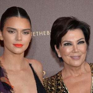 Kendall Jenner et sa mère Kris Jenner posent à la plage Magnum lors du 69ème Festival du film de Cannes le 12 mai 2016. © Veeren / Bestimage