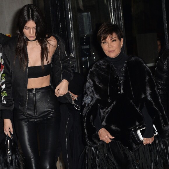 Kris Jenner et sa fille Kendall Jenner au défilé de mode Off-White collection prêt-à-porter Automne Hiver 2016/2017 lors de la fashion week à Paris, le 8 mars 2016. © CVS/Veeren/Bestimage