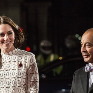 Kate Middleton, duchesse de Cambridge, assistait en sa qualité de marraine de l'association Action on Addiction à l'avant-première du film A Street Cat Named Bob au cinéma Curzon dans Mayfair, à Londres, le 3 novembre 2016. Elle portait une robe en crochet de la marque Self-Portrait.