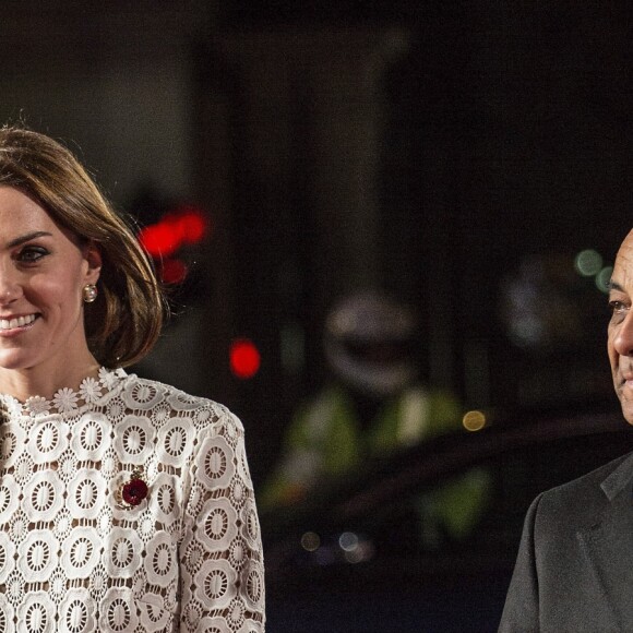 Kate Middleton, duchesse de Cambridge, assistait en sa qualité de marraine de l'association Action on Addiction à l'avant-première du film A Street Cat Named Bob au cinéma Curzon dans Mayfair, à Londres, le 3 novembre 2016. Au préalable, elle avait regardé chez Working Title des courts métrages réalisés par d'anciens addicts dans le cadre du Recovery Street Festival.