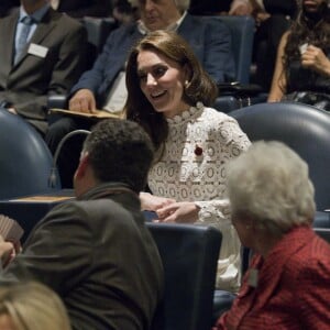 Kate Middleton, duchesse de Cambridge, était invitée en sa qualité de marraine de l'association Action on Addiction à une projection privée de courts métrages réalisés par d'anciens addicts dans le cadre du Recovery Street Film Festival chez Working Title, à Londres le 3 novembre 2016.