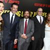 Gal Gadot, Jon Hamm, Zach Galifianakis, Gregg Mottola et Isla Fisher à la première du film "Keeping Up With The Joneses" à Century City le 8 octobre 2016.