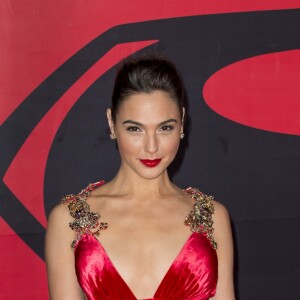 Gal Gadot lors de la première européenne du film "Batman V Superman : L'Aube de la Justice" au Odeon Cinema, Leicester Square à Londres, le 22 mars 2016.