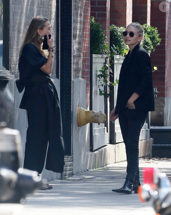 Exclusif - Ashley et Mary Kate Olsen à New York le 19 octobre 2016.