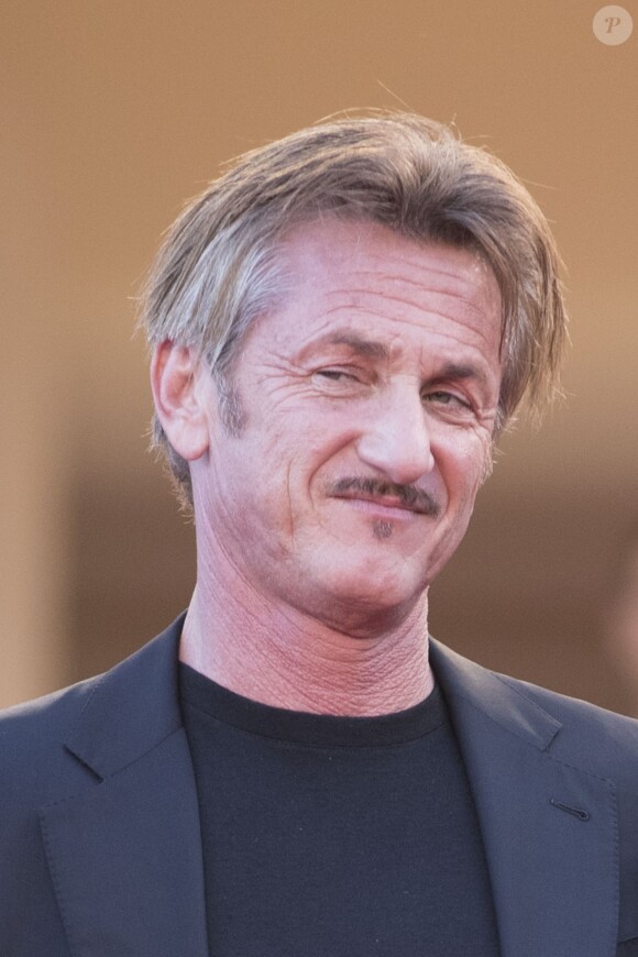 Sean Penn - Montée des marches du film "The Last Face" lors du 69e Festival International du Film de Cannes. Le 20 mai 2016. © Olivier Borde-Cyril Moreau/Bestimage