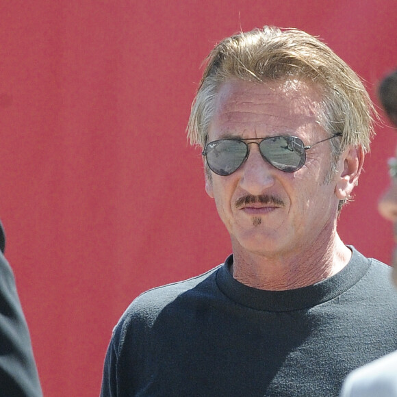 Sean Penn après le photocall du film "The last Face" lors du 69e festival du film de Cannes le 20 mai 2016. © Pierre Perusseau / Bestimage