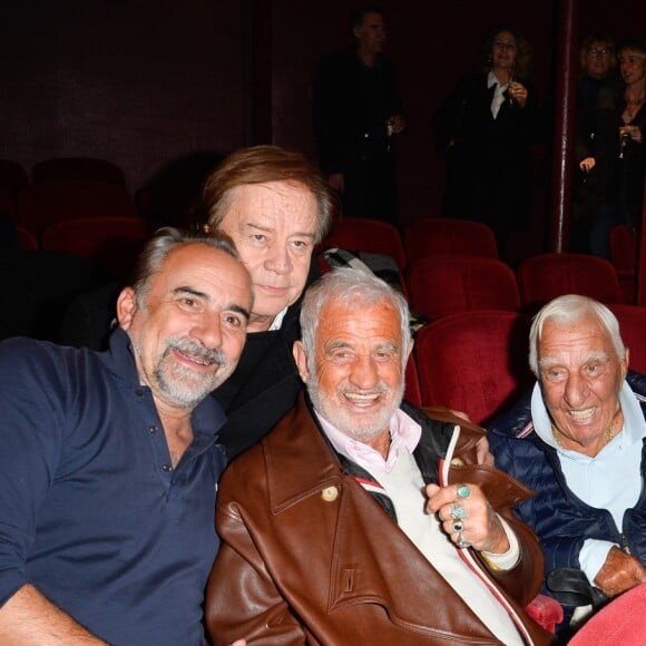 Antoine Duléry, Daniel Lauclair, Jean-Paul Belmondo, Charles Gérard, Christian Brincourt et Cyrille Eldin à l'anniversaire de Louis-Michel Colla, qui fête ses 60 ans au théâtre de la Gaîté-Montparnasse, à Paris, le 8 novembre 2016.