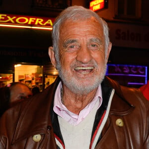 Jean-Paul Belmondo à l'anniversaire de Louis-Michel Colla, qui fête ses 60 ans au théâtre de la Gaîté-Montparnasse, à Paris, le 8 novembre 2016.