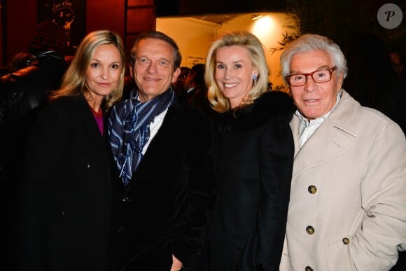 Frédéric Saldmann et sa femme Marie, Jean-Daniel Lorieux et sa femme Laura Restelli à l'anniversaire de Louis-Michel Colla, qui fête ses 60 ans au théâtre de la Gaîté-Montparnasse, à Paris, le 8 novembre 2016.