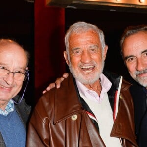 Michel Jonasz, Jean-Paul Belmondo et Antoine Duléry à l'anniversaire de Louis-Michel Colla, qui fête ses 60 ans au théâtre de la Gaîté-Montparnasse, à Paris, le 8 novembre 2016.