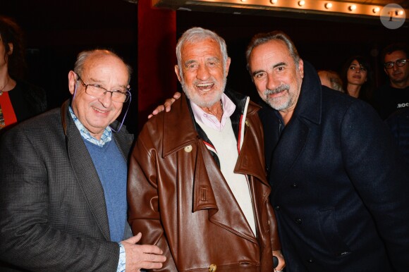 Michel Jonasz, Jean-Paul Belmondo et Antoine Duléry à l'anniversaire de Louis-Michel Colla, qui fête ses 60 ans au théâtre de la Gaîté-Montparnasse, à Paris, le 8 novembre 2016.