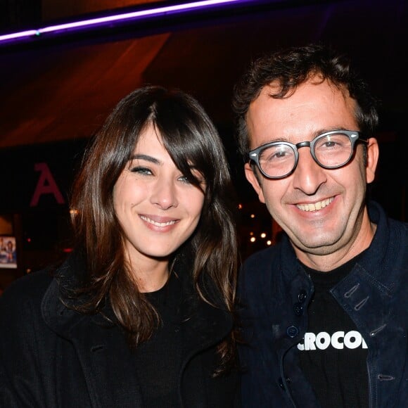 Cyrille Eldin et sa compagne Sandrine Calvayrac à l'anniversaire de Louis-Michel Colla, qui fête ses 60 ans au théâtre de la Gaîté-Montparnasse, à Paris, le 8 novembre 2016.