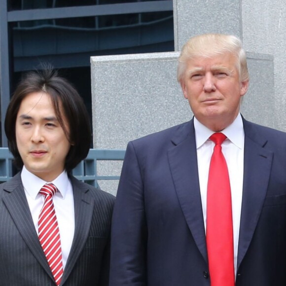 Donald Trump et ses enfants Eric, Donald Jr et Ivanka annoncent, lors d'une conference de presse, le lancement de leur nouvel hotel le "Trump International Hotel & Tower" a Vancouver, le 19 juin 2013