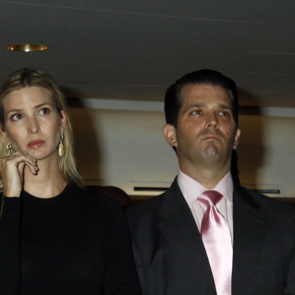 Ivanka Trump, Donald Trump Jr. - Donald Trump présente son dernier livre "Crippled America" à New York le 3 novembre 2015.