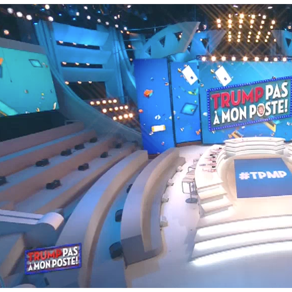 Cyril Hanouna a fait évacuer le plateau de "Touche pas à mon poste" (C8) afin de dénoncer la politique de Donald Trump. Le 9 novembre 2016.