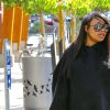 Exclusif - Blac Chyna enceinte à la sortie d'un centre médicale accompagnée d'une amie à Beverly Hills, le 28 octobre 2016