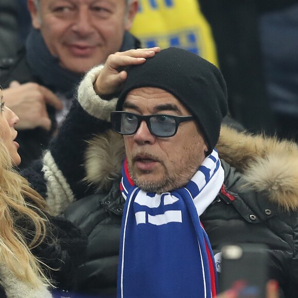 Pascal Obispo et sa femme Julie Hantson pendant le match de qualification de la coupe du monde de football 2018, France contre Suède au Stade de France à Saint-Denis, France, le 11 novembre 2016. © Cyril Moreau/Bestimage