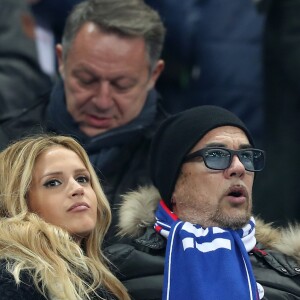 Pascal Obispo et sa femme Julie Hantson pendant le match de qualification de la coupe du monde de football 2018, France contre Suède au Stade de France à Saint-Denis, France, le 11 novembre 2016. © Cyril Moreau/Bestimage