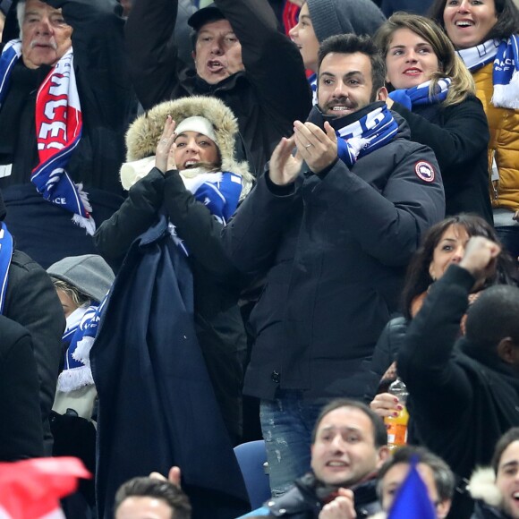 Laurent Ournac et sa femme Ludivine - Match de qualification de la coupe du monde de football 2018, France contre Suède au Stade de France à Saint-Denis, France, le 11 novembre 2016. © Cyril Moreau/Bestimage