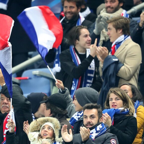 Laurent Ournac et sa femme Ludivine - Match de qualification de la coupe du monde de football 2018, France contre Suède au Stade de France à Saint-Denis, France, le 11 novembre 2016. © Cyril Moreau/Bestimage
