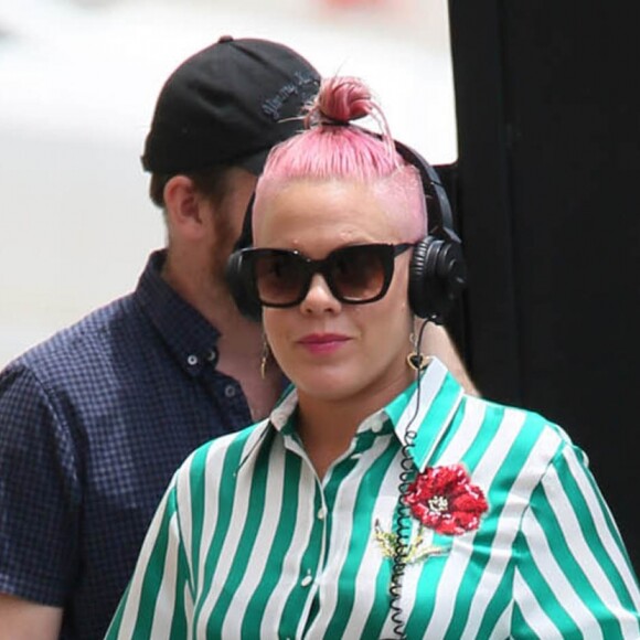 La chanteuse Pink à son arrivée sur le plateau de l'émission "Jimmy Kimmel Live" à Los Angeles. Le 23 mai 2016