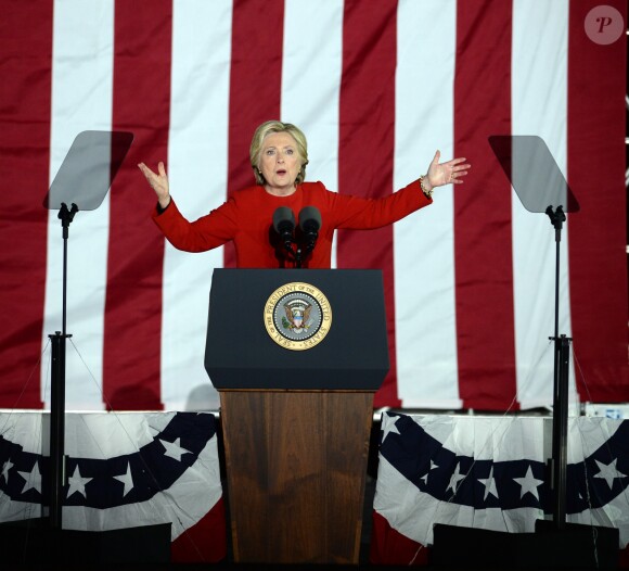 Hillary Clinton, candidate démocrate à l'élection présidentielle américain, en meeting à Philadelphie le 7 novembre 2016.