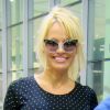 Exclusif - Pamela Anderson sort de l'aéroport de Toronto le 6 septembre 2016.