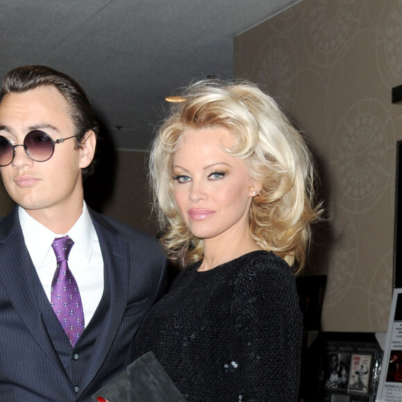 Brandon Thomas Lee et sa mère Pamela Anderson à la soirée du 4ème Gala annuel Champions Of Jewish Values International Awards New york, le 06 mai 2016