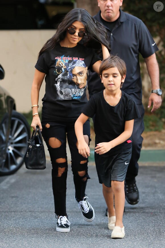 Kourtney Kardashian et son fils Mason dans les rues de Los Angeles, le 15 novembre 2016