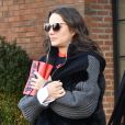 Marion Cotillard, enceinte, quitte son hôtel à New York emmitouflée dans une grosse veste en laine et fourrure, le 16 novembre 2016  Marion Cotillard spotted leaving her New York hotel today. The french actress is currently pregnant with her second child and is in town to help promote her latest movie, romantic thriller Allied in which she co stars along side Brad Pitt. The 41 year old Parisian wrapped up warm in an unconventional knit and fur mix jacket and shades as she clutched onto an oversized red leather purse.16/11/2016 - New York