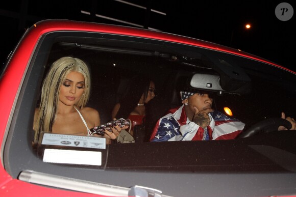 Kylie Jenneret Tyga arrivent à la soirée Bootsy Bellows Halloween organisée à Los Angeles le 29 octobre 2016.