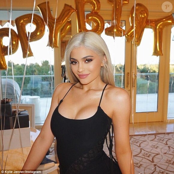 Kylie jenner fête l'anniversaire de Tyga - Photo publiée sur Instagram le 18 novembre 2016.