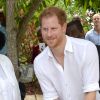 Le prince Harry visite l'école Sir McChesney George sur l'Ile de Barbuda lors de son voyage dans les Caraïbes le 22 novembre 2016.  Prince Harry visits the Sir McChesney George High School, on the island of Barbuda in the Caribbean, as he views how students manage and utilise the natural resources they have access to on an island state, as he continues his tour of the Caribbean.22/11/2016 - Barbuda