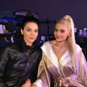 Photo de Kendall et Kylie Jenner publiée le 21 novembre 2016.