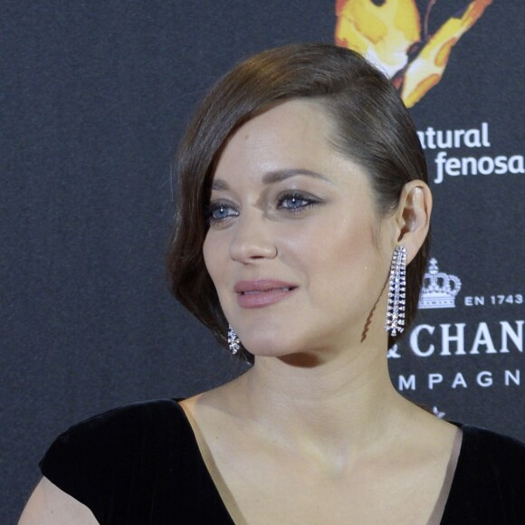 Marion Cotillard enceinte lors de la première de "Alliés" (Allied) au cinéma Callao à Madrid, Espagne, le 22 novembre 2016.