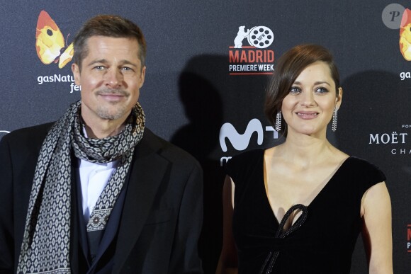 Brad Pitt et Marion Cotillard enceinte lors de la première de "Alliés" (Allied) au cinéma Callao à Madrid, Espagne, le 22 novembre 2016. © Jack Abuin/Zuma Press/Bestimage