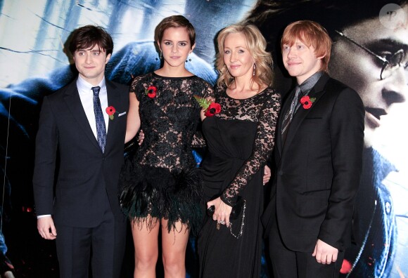 Daniel Radcliffe, J. K. Rowling, Emma Watson et Rupert Grint - Avant-première de Harry Potter et les Reliques de la mort (partie I) à Londres en 2009