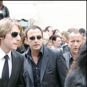 Nikos Aliagas aux obsèques de Grégory Lemarchal le 3 mai 2007 à Chambéry.